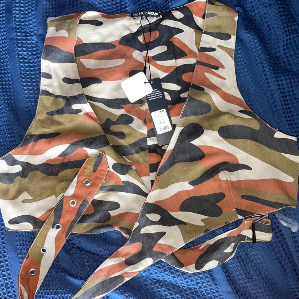 NWT Fashion Nova Fatigue wrap crop top